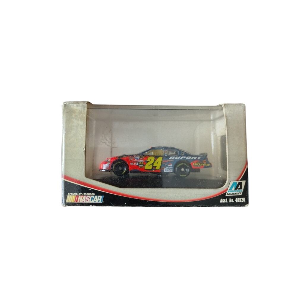 Jeff Gordon #24 Winner's Circle 1:87 Diecast Dupont Stock Car